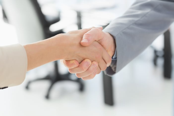 ロゴ制作の株式会社ジャリアの連携体制イメージ
