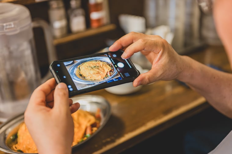 福岡のインフルエンサーの株式会社ジャリアのグルメインフルエンサーイメージ